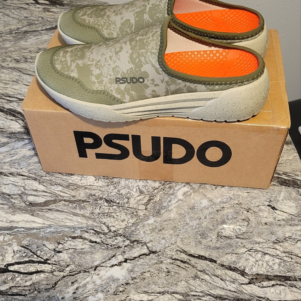 Psudo women mule sneakers